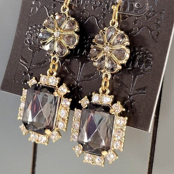 Gold Tone Dangle Earrings Gray Faceted Gem Crystal Border Drop 2.2" Nickel Free - Picture 1 of 11